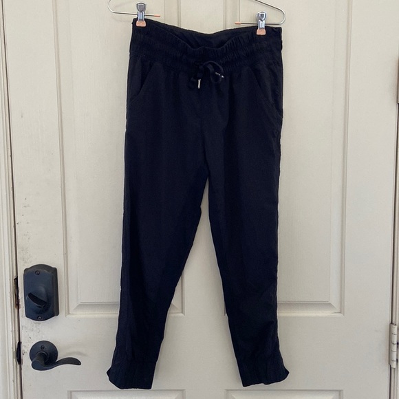 lululemon athletica Pants - Lululemon Dance Studio Capri Joggers